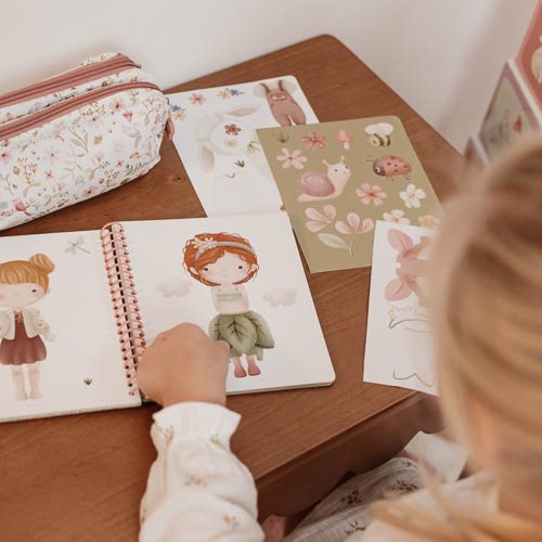 Dress-up and sticker book - Fairy Garden