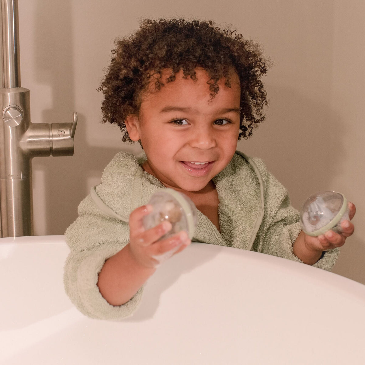 Rotating Bath Balls Green Safari Animals