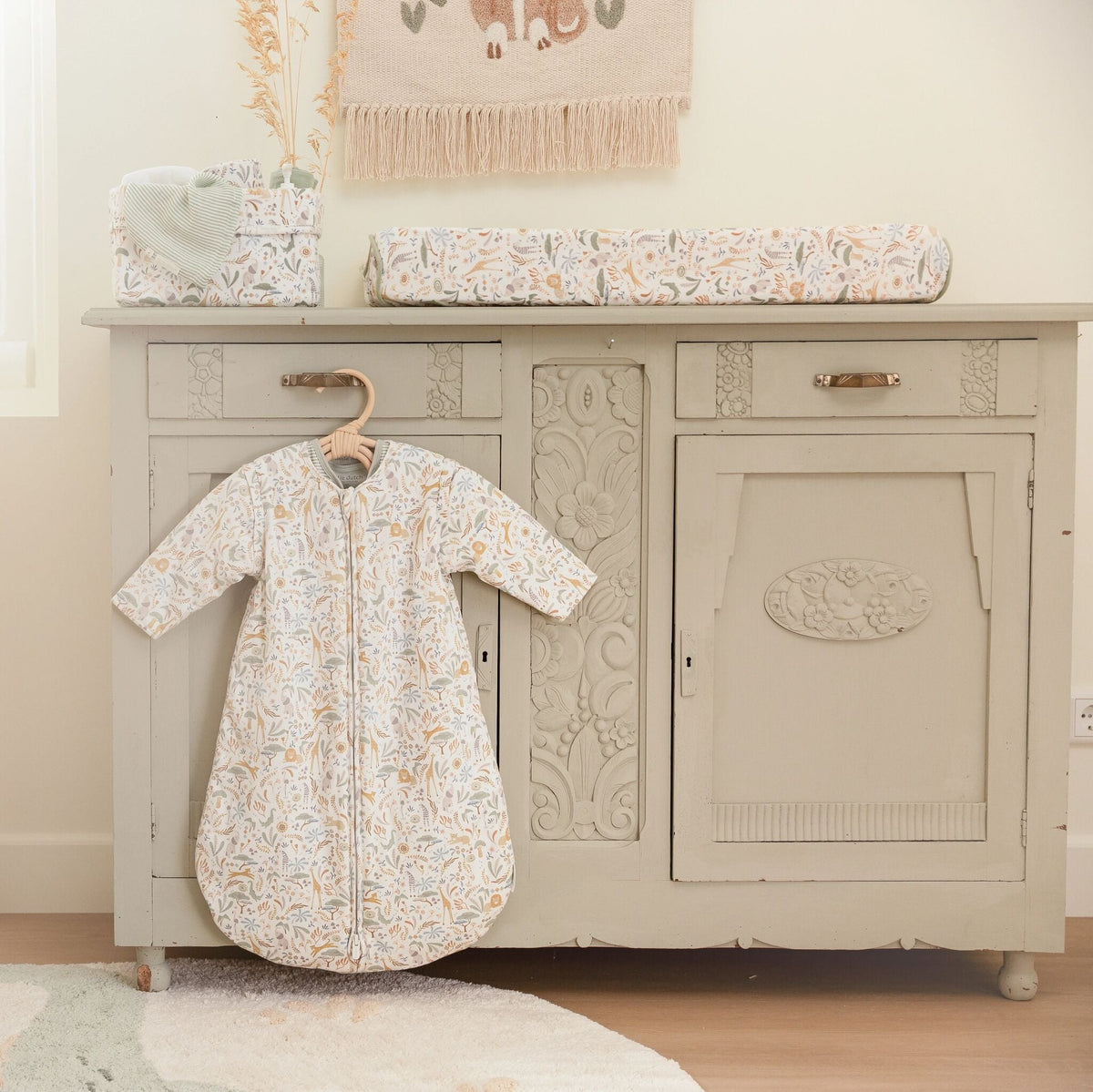 Changing pad cover - Safari Wonders