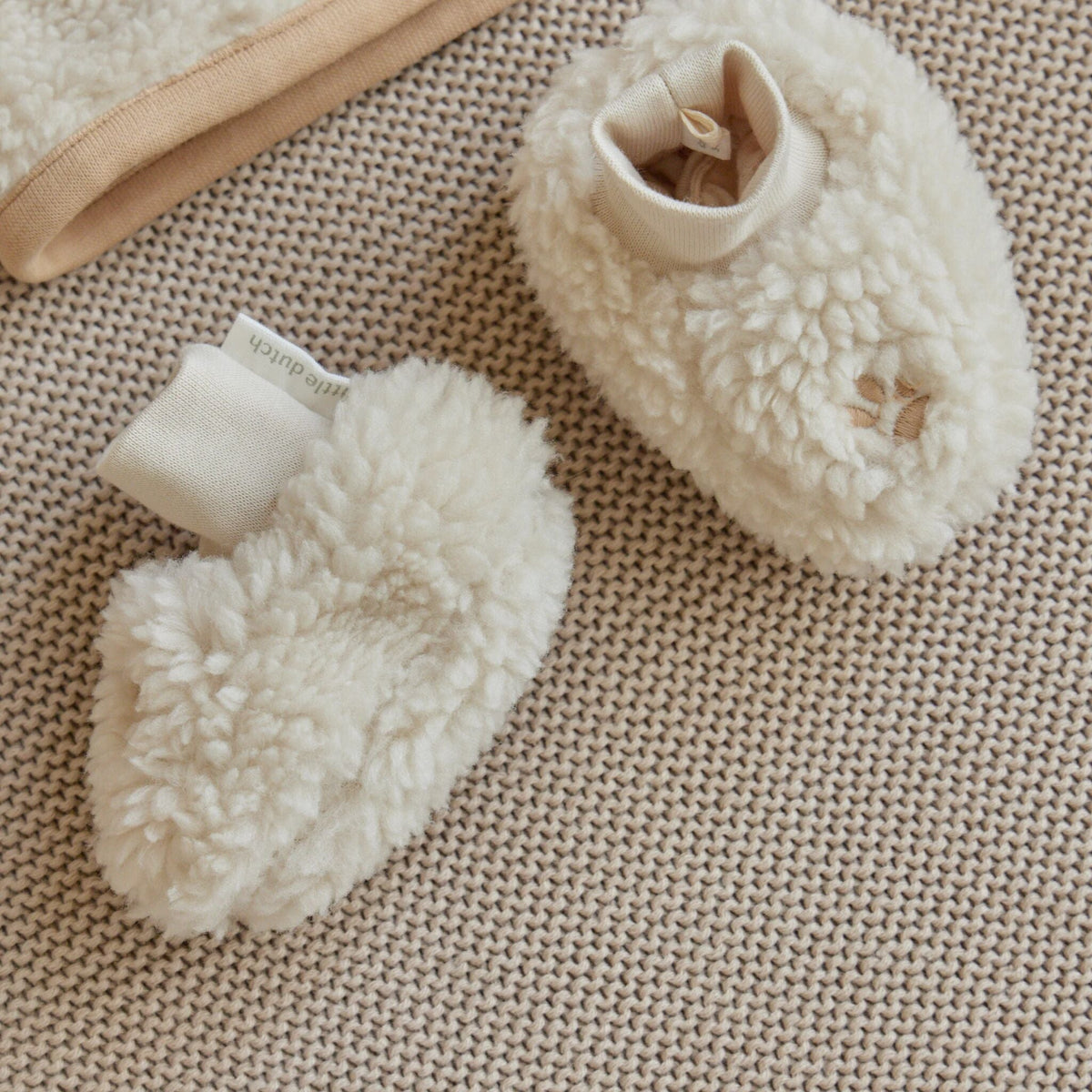 Teddy baby slippers sand paw print
