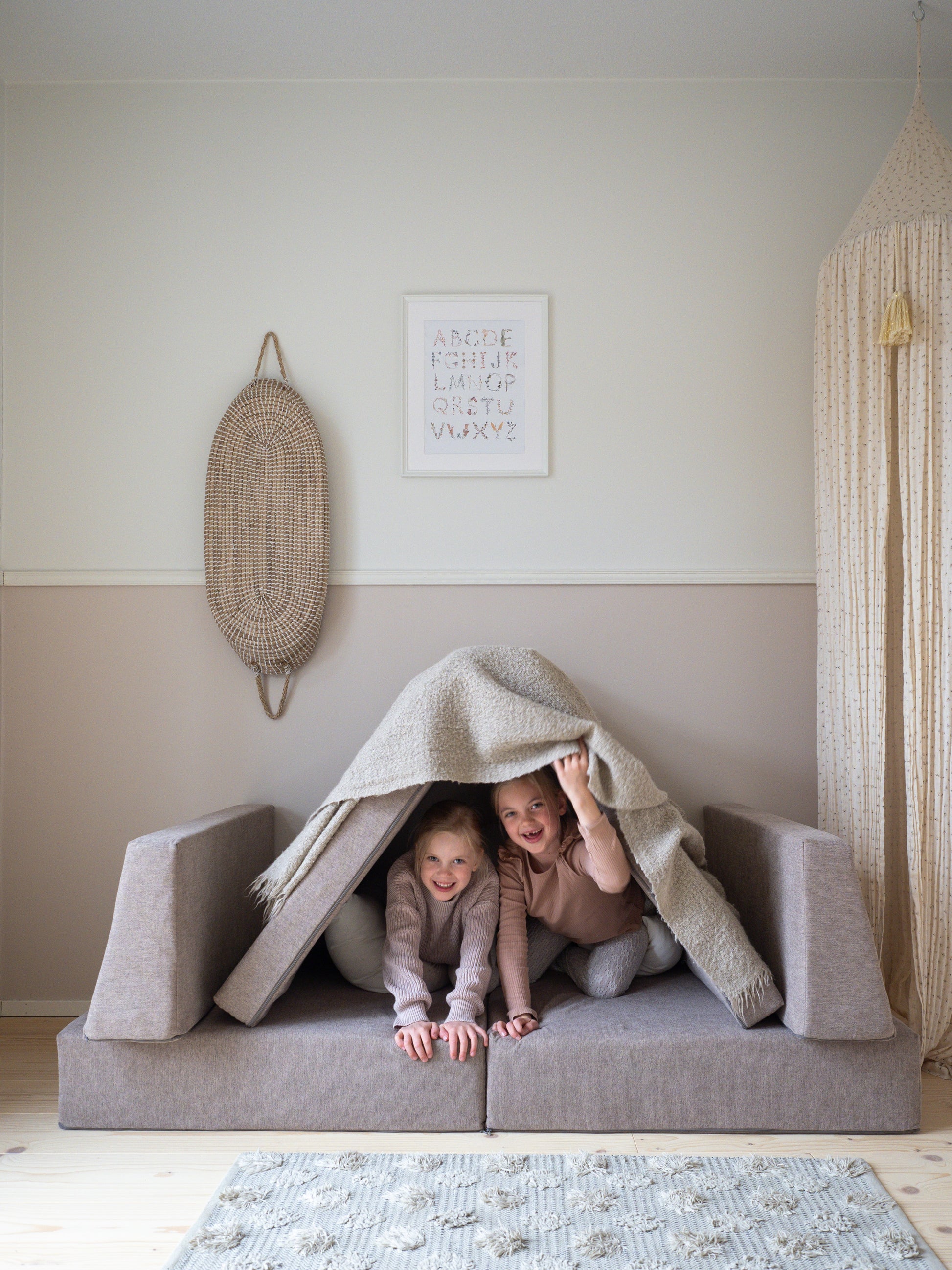 KINOS play couch with LAAVU couch frame