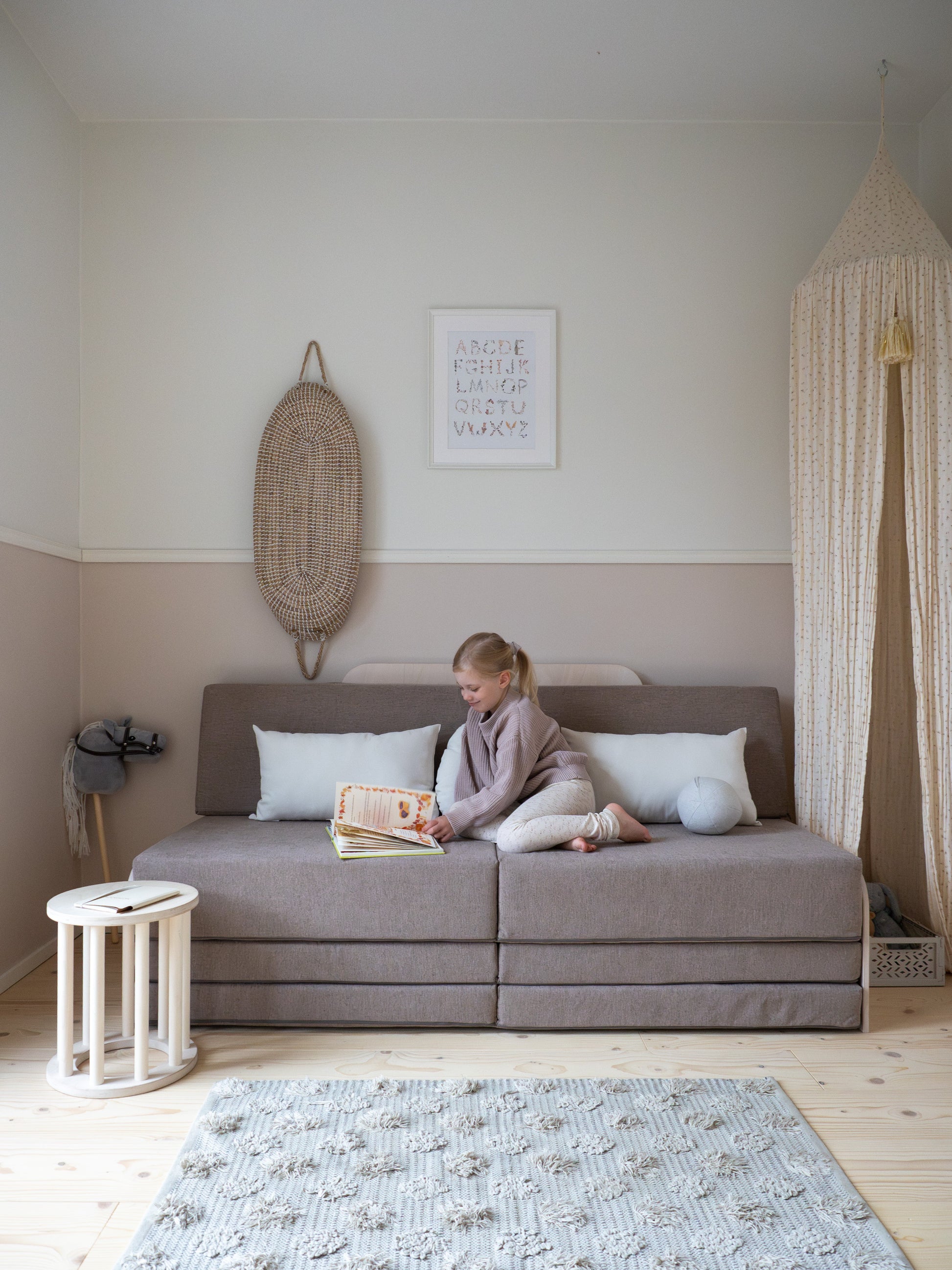 KINOS play couch with LAAVU couch frame