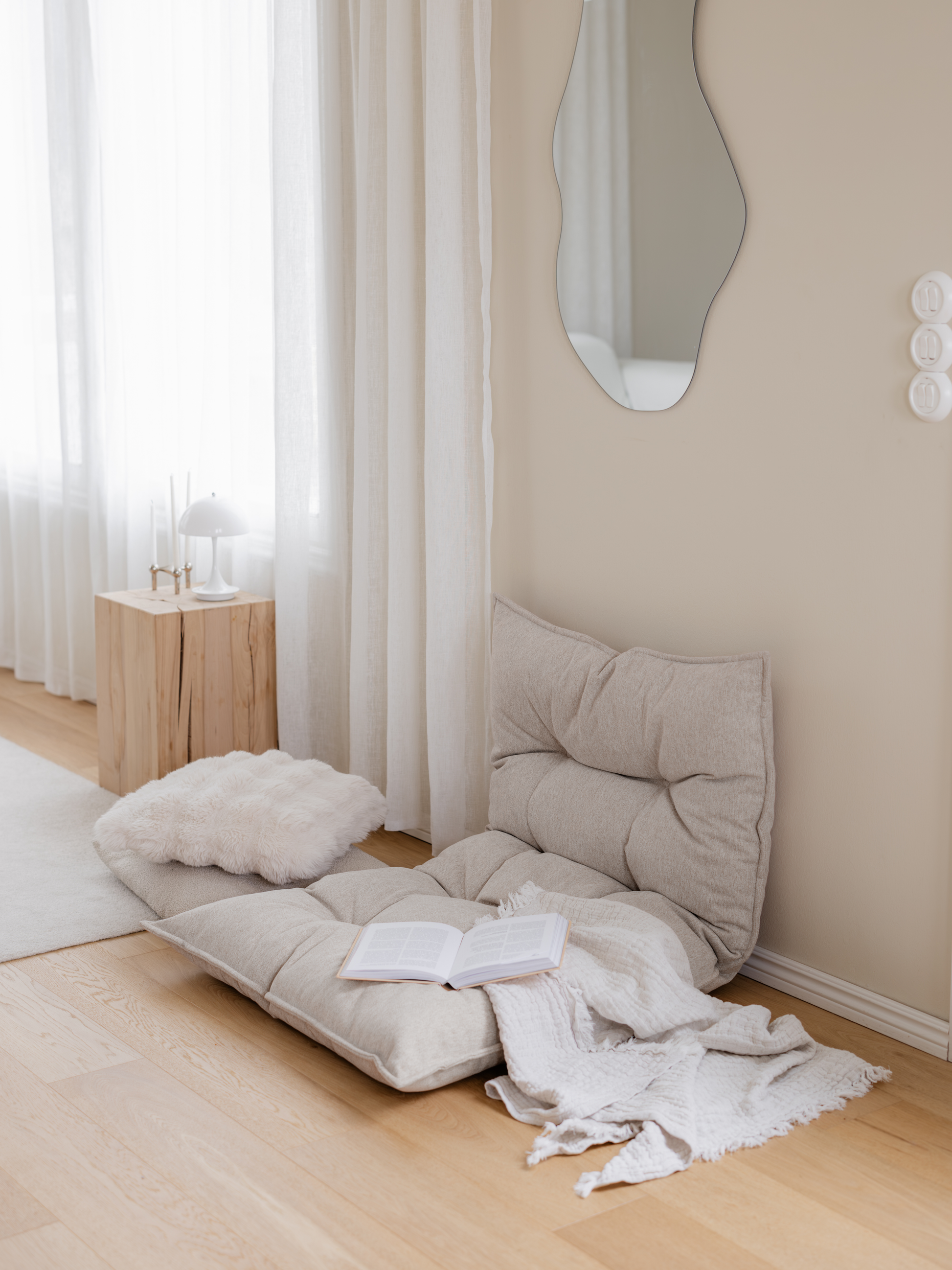 VIENO tufted floor cushion | sand