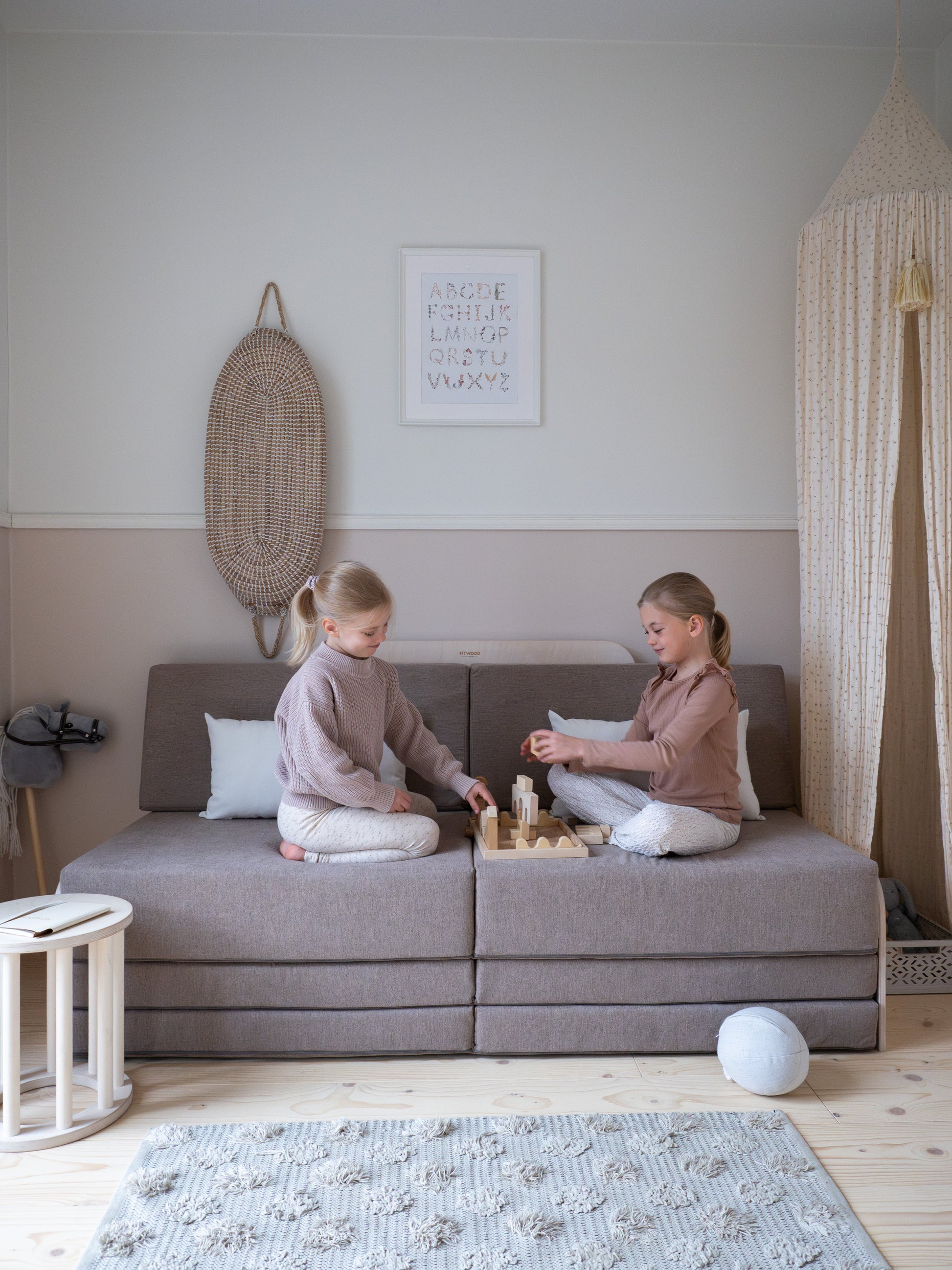 KINOS play couch with LAAVU couch frame