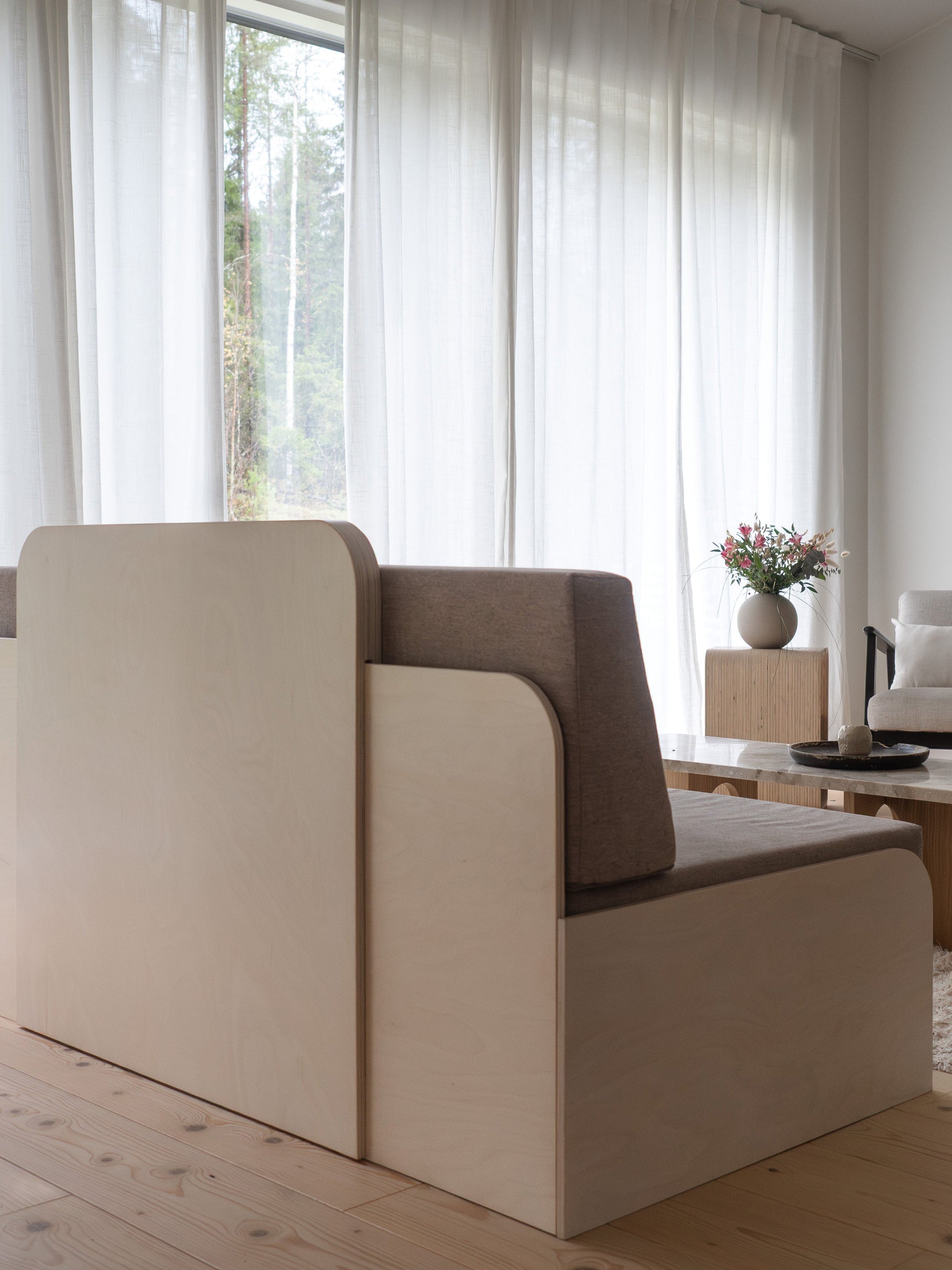 KINOS play couch with LAAVU couch frame