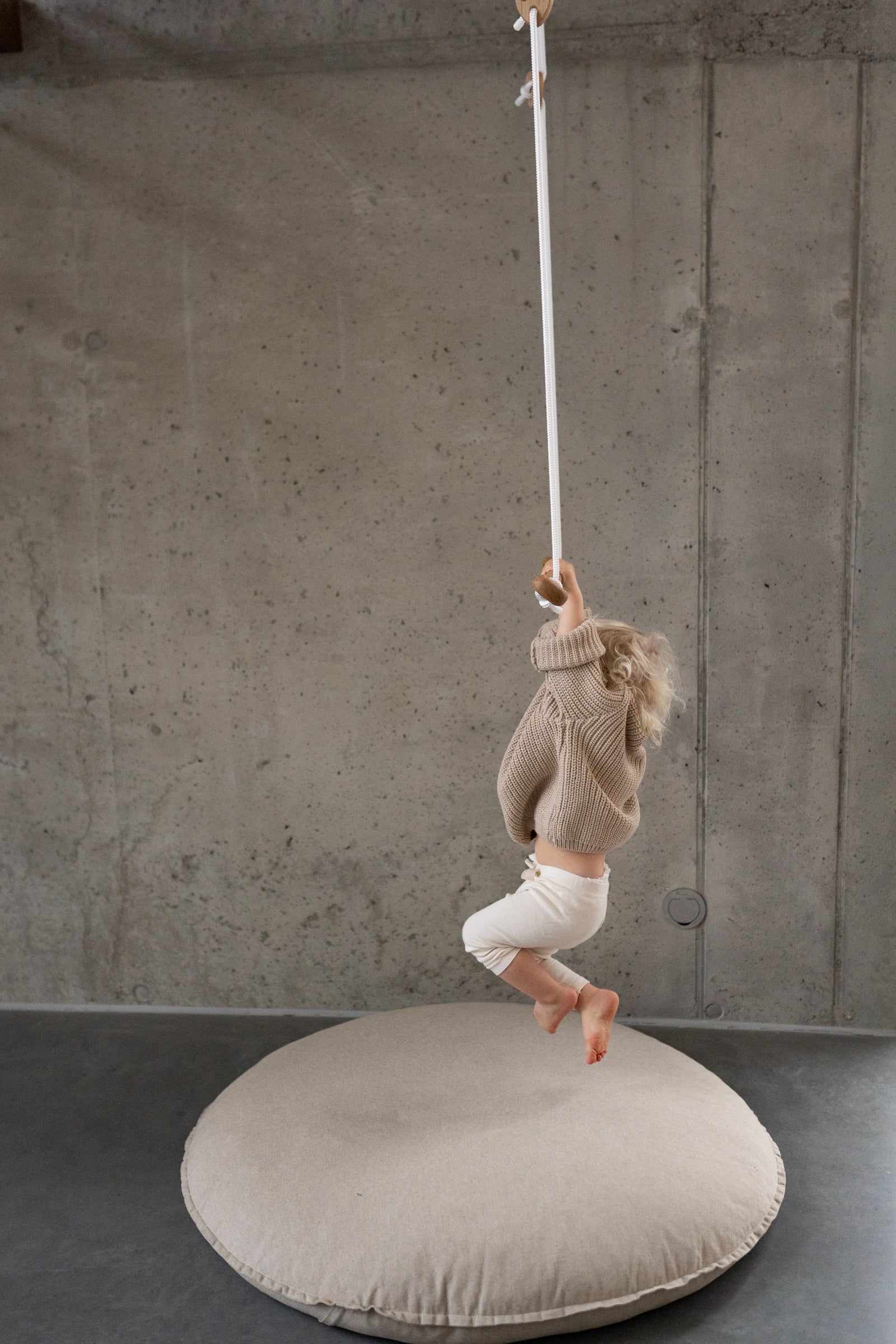 BONE trapeze | oak - white rope