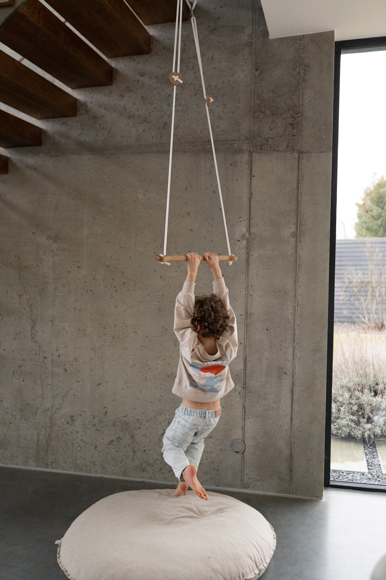 BONE trapeze | oak - white rope