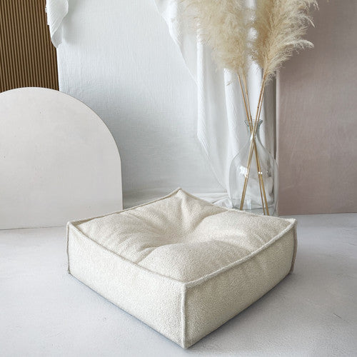 Moje. Bouclé Ottoman Cream - vierkante kinderpoef