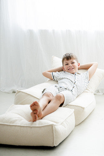 Moje. Bouclé Ottoman Cream - vierkante kinderpoef